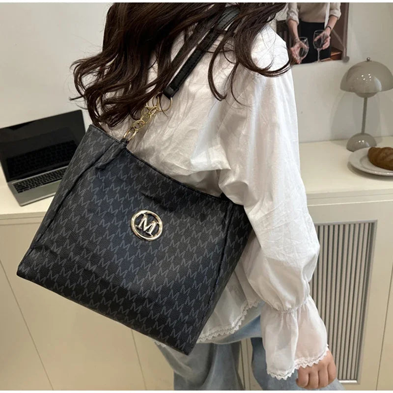 Sac Fourre-tout Polyvalent Motif Monogramme Chic